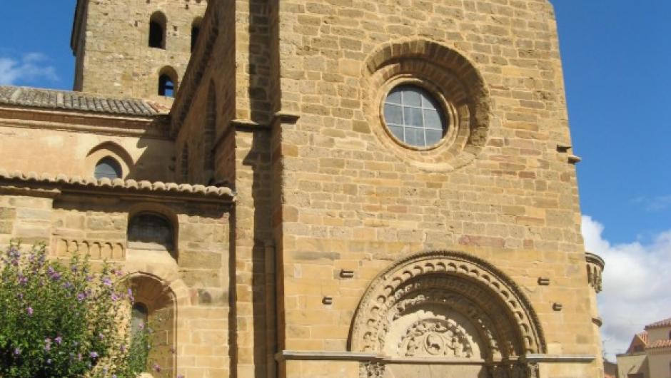 Portada septentrional o norte de Santa María del Azogue. Benavente. Zamora.